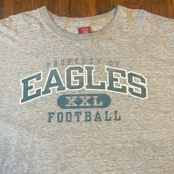 Philadelphia Eagles T shirt - Picture 2 of 2